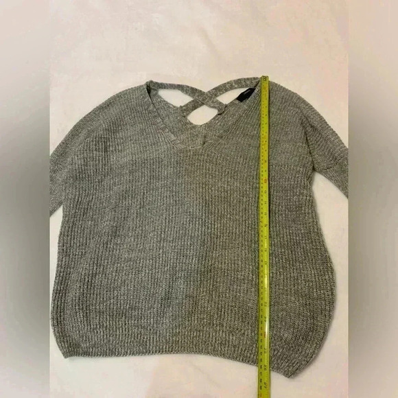 Forever 21 Women's Pullover Long Sleeve Knit Sweater V Neck Gray Size S - Picture 6 of 8